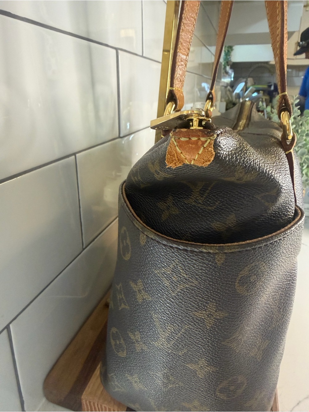 Authentic Louis Vuitton Monogram Totally PM - Picture 4 of 9